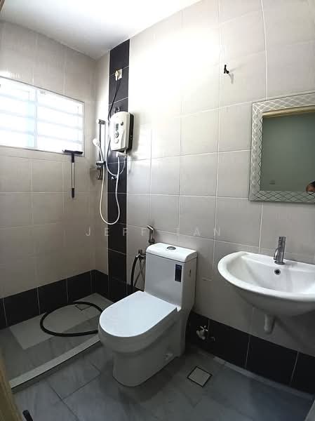 2-storey Terraced House for Sale in Taman Putri Lindungan Bintang (Ipoh) - Jeff Tan - Bathroom - PropertyGuru.com.my