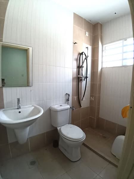 2-storey Terraced House for Sale in Taman Putri Lindungan Bintang (Ipoh) - Jeff Tan - Bathroom - PropertyGuru.com.my