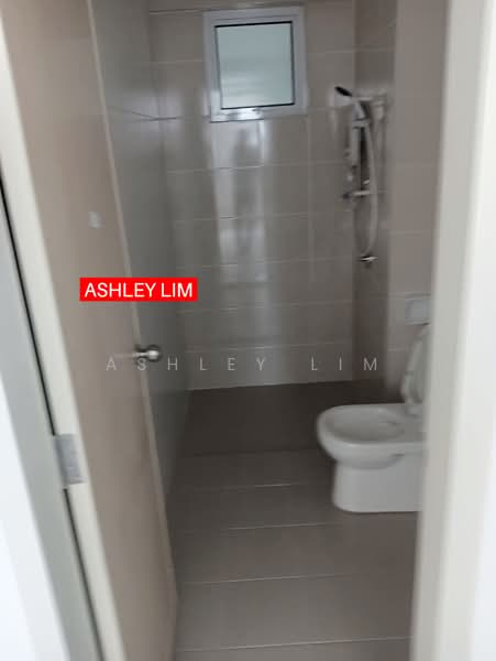 Kondominium untuk Disewa di Havana Beach Residences - Ashley Lim - Bathroom - PropertyGuru.com.my