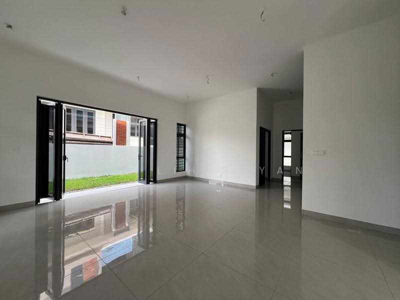 Semi-Detached House for Sale in Bandar Uda Utama (Johor Bahru) - Ong Lih Shyan - Living Room - PropertyGuru.com.my
