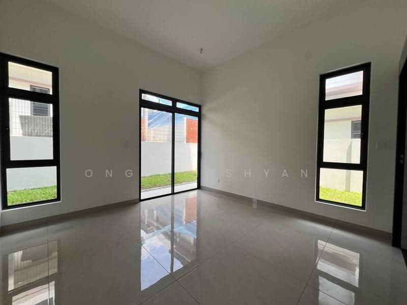 Semi-Detached House for Sale in Bandar Uda Utama (Johor Bahru) - Ong Lih Shyan - Living Room - PropertyGuru.com.my