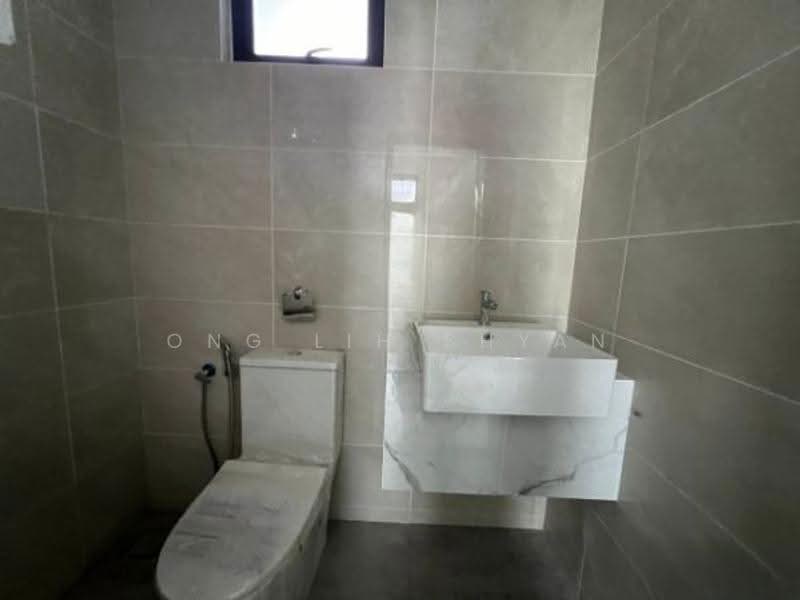 Semi-Detached House for Sale in Bandar Uda Utama (Johor Bahru) - Ong Lih Shyan - Bathroom - PropertyGuru.com.my
