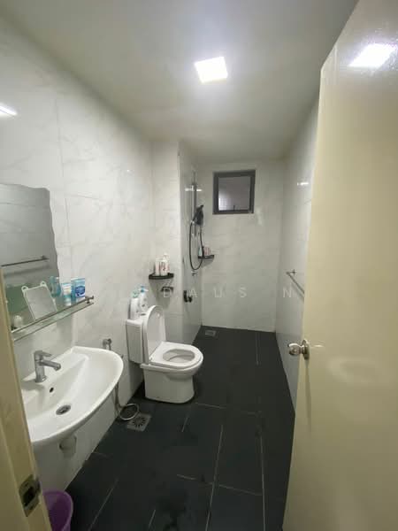 Kediaman Servis untuk Disewa di Vista Alam - Firdaus N - Bathroom - PropertyGuru.com.my