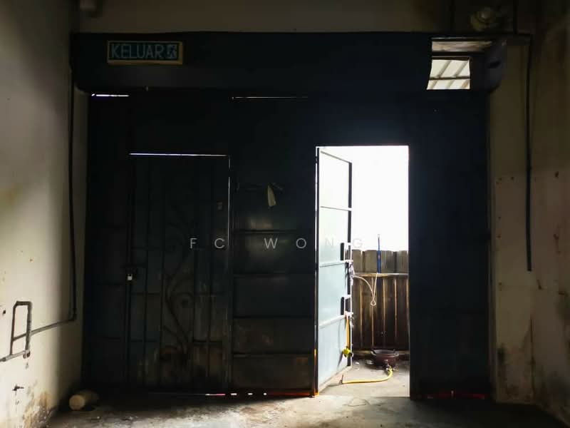 Shop for Rent in Seksyen 19 (Petaling Jaya) - FC Wong - Entrance - PropertyGuru.com.my
