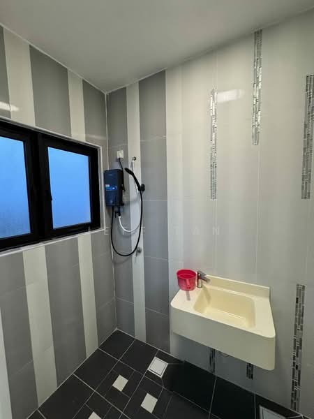 Kondominium untuk Disewa di Treetops Residence - Jeff Tan - Bathroom - PropertyGuru.com.my