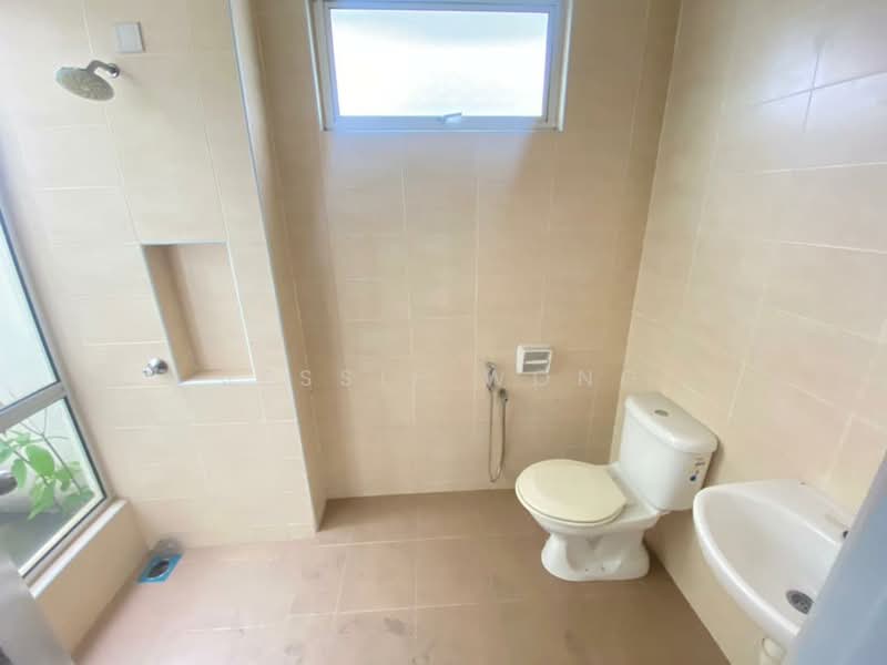 Semi-Detached House for Sale in Anggun 2 Residence (Rawang) - Jessie Wong - Bathroom - PropertyGuru.com.my