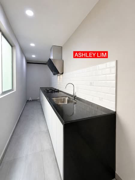3-storey Terraced House for Sale in Gelugor (Penang) - Ashley Lim - Kitchen - PropertyGuru.com.my