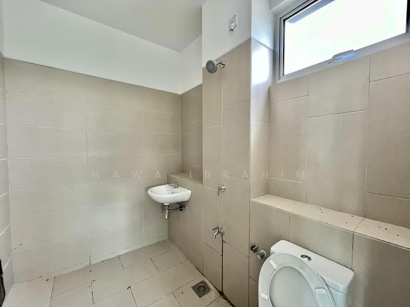 2-storey Terraced House for Sale in Serene Heights (Semenyih) - Hawa Ibrahim - Bathroom - PropertyGuru.com.my