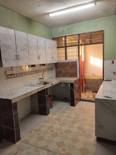 Kondominium untuk Disewa di Bukit Pandan Kondominium 1 - Ming Feng - Kitchen - PropertyGuru.com.my