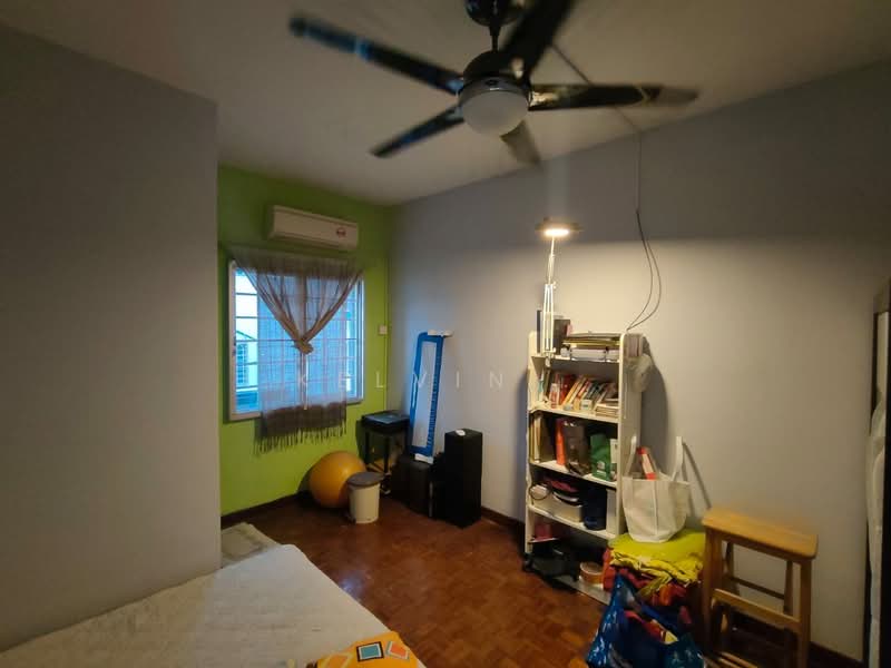 2.5-storey Terraced House for Sale in Bandar Country Homes (Rawang) - Kelvin . - Bedroom - PropertyGuru.com.my