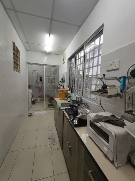 2.5-storey Terraced House for Sale in Bandar Country Homes (Rawang) - Kelvin . - Kitchen - PropertyGuru.com.my