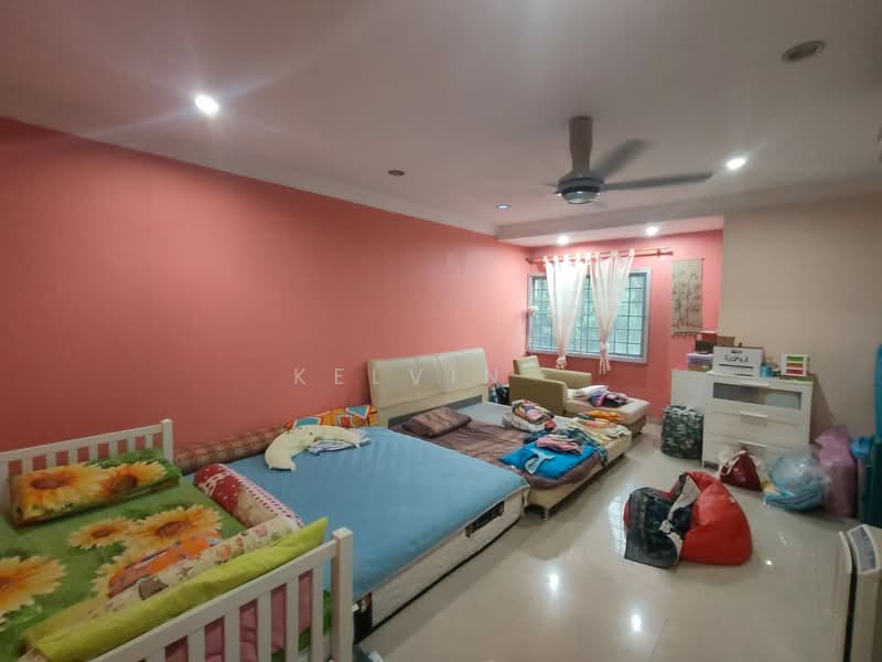 2.5-storey Terraced House for Sale in Bandar Country Homes (Rawang) - Kelvin . - Bedroom - PropertyGuru.com.my