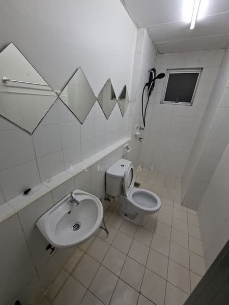 Kondominium untuk Disewa di Park Avenue - Ken Lai - Master Bathroom - PropertyGuru.com.my