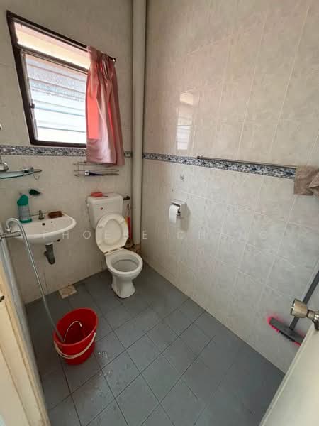 2-storey Terraced House for Sale in Taman Song Choon (Ipoh) - Phoebe Chang - Bathroom - PropertyGuru.com.my