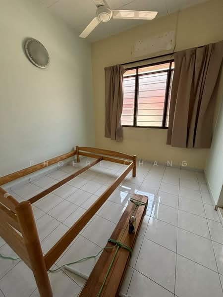 2-storey Terraced House for Sale in Taman Song Choon (Ipoh) - Phoebe Chang - Bedroom - PropertyGuru.com.my