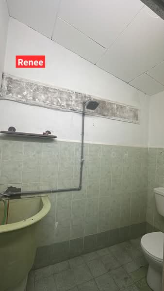 Rumah Teres 2-Tingkat untuk Disewa di Taman Brown (Gelugor) - Renee Goh - Bathroom - PropertyGuru.com.my