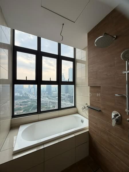 Kediaman Servis untuk Dijual di Avara - Cammie Loh - Bathroom - PropertyGuru.com.my