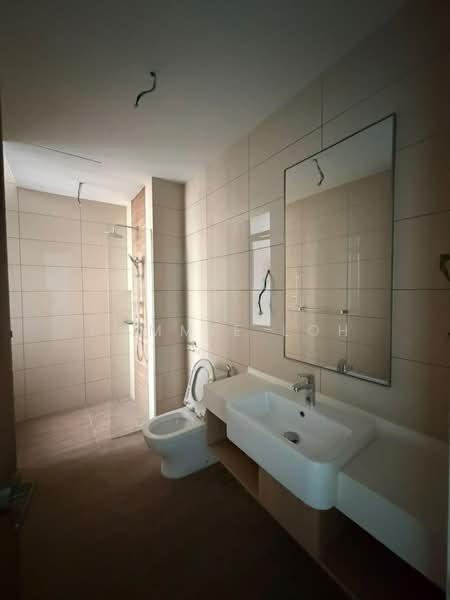 Kediaman Servis untuk Dijual di Avara - Cammie Loh - Bathroom - PropertyGuru.com.my