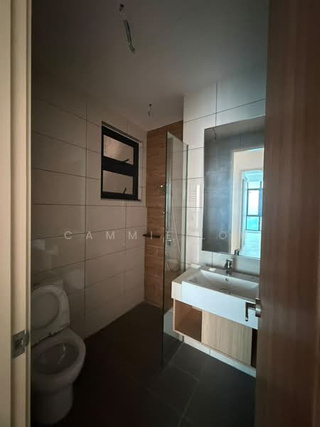Kediaman Servis untuk Dijual di Avara - Cammie Loh - Bathroom - PropertyGuru.com.my