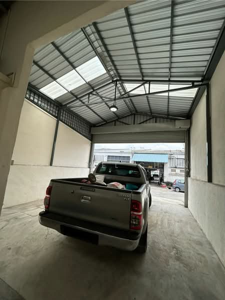 Kilang untuk Dijual di Taman Perindustrian Kinrara (Bandar Kinrara) - Michael Chan - Car Park - PropertyGuru.com.my