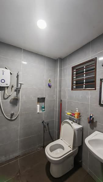 2-storey Terraced House for Sale in Bandar Putra Permai (Seri Kembangan) - Frances Liew - Bathroom - PropertyGuru.com.my