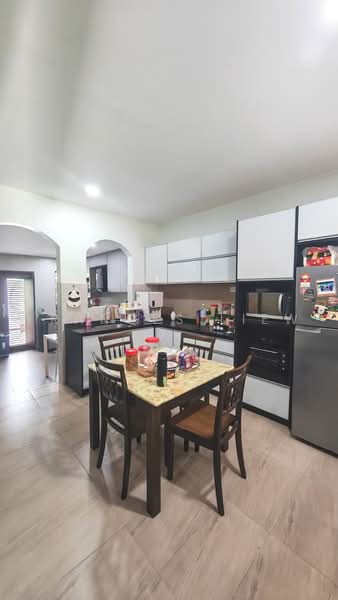 2-storey Terraced House for Sale in Bandar Putra Permai (Seri Kembangan) - Frances Liew - Kitchen - PropertyGuru.com.my
