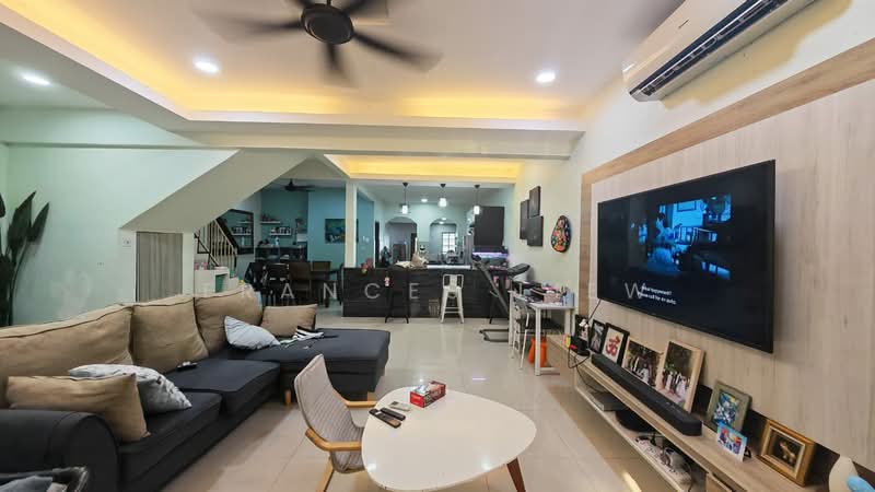 2-storey Terraced House for Sale in Bandar Putra Permai (Seri Kembangan) - Frances Liew - Living Room - PropertyGuru.com.my