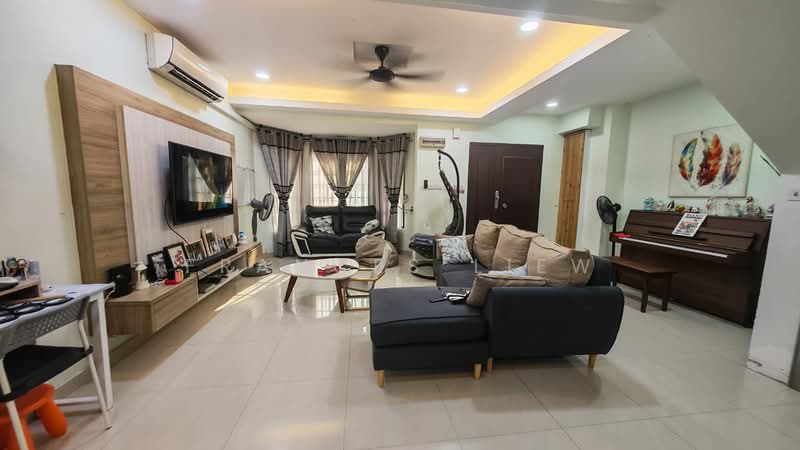 2-storey Terraced House for Sale in Bandar Putra Permai (Seri Kembangan) - Frances Liew - Living Room - PropertyGuru.com.my