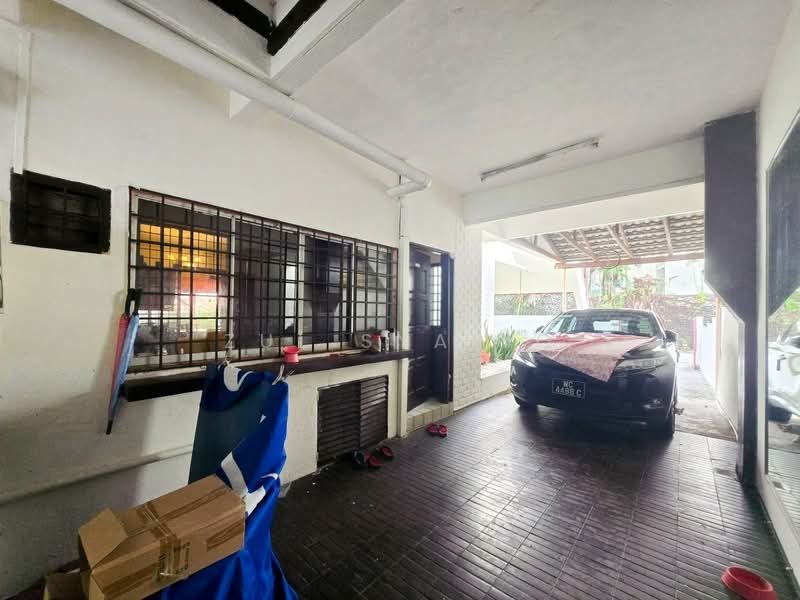 Semi-Detached House for Sale in Ampang Jaya (Ampang) - Zul Syafiq - Car Park - PropertyGuru.com.my