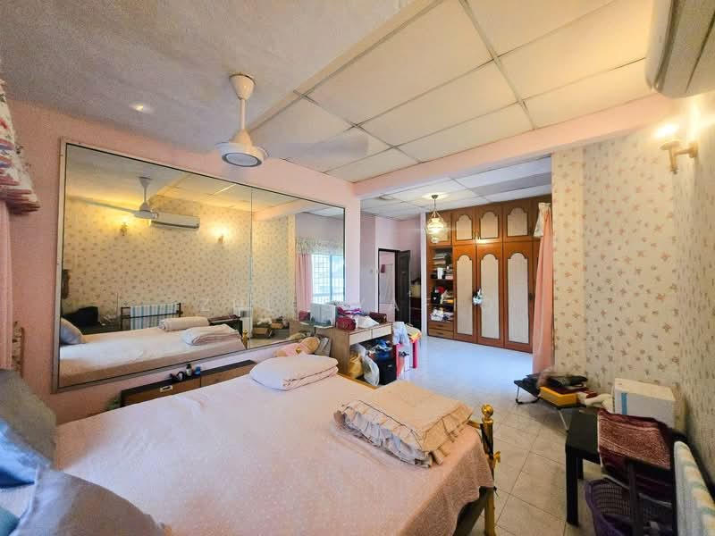 Semi-Detached House for Sale in Ampang Jaya (Ampang) - Zul Syafiq - Bedroom - PropertyGuru.com.my