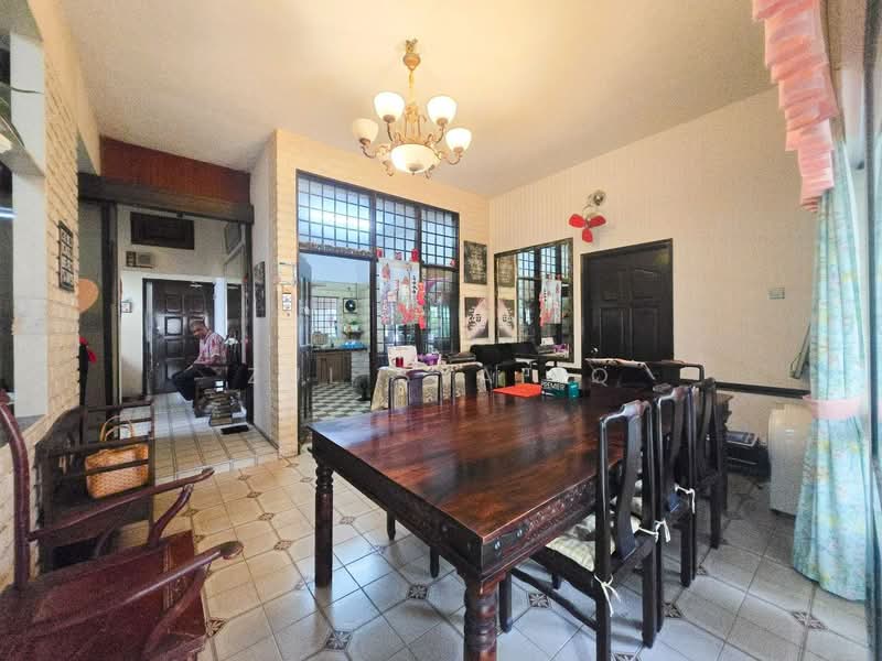 Semi-Detached House for Sale in Ampang Jaya (Ampang) - Zul Syafiq - Dining Room - PropertyGuru.com.my