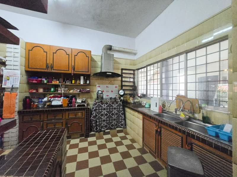 Semi-Detached House for Sale in Ampang Jaya (Ampang) - Zul Syafiq - Kitchen - PropertyGuru.com.my