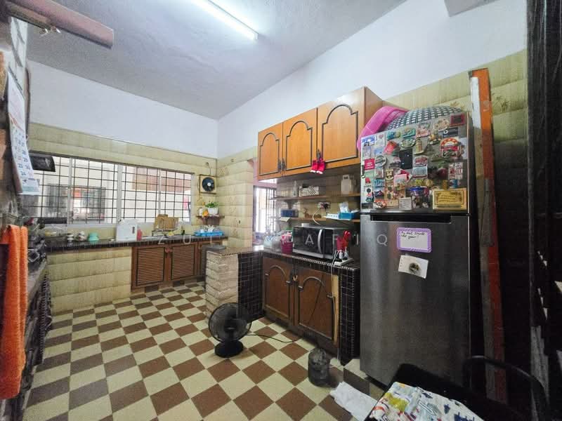 Semi-Detached House for Sale in Ampang Jaya (Ampang) - Zul Syafiq - Kitchen - PropertyGuru.com.my