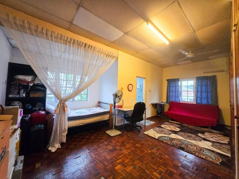Semi-Detached House for Sale in Ampang Jaya (Ampang) - Zul Syafiq - Bedroom - PropertyGuru.com.my