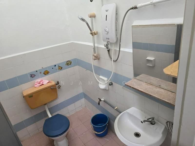 1-storey Terraced House for Rent in Taman Desa Jaya (Johor Bahru) - Benjamin Ong - Bathroom - PropertyGuru.com.my