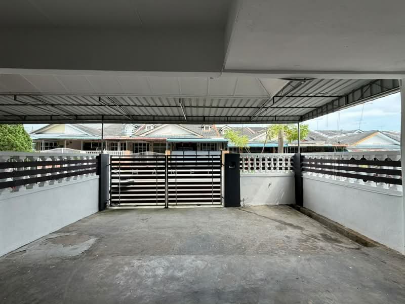 Rumah Teres 1-Tingkat untuk Dijual di Taman Sri Kluang (Kluang) - Shanel Tee - Exterior - PropertyGuru.com.my