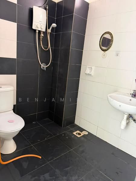 Pangsapuri untuk Disewa di The Twin Residences - Benjamin Ong - Bathroom - PropertyGuru.com.my