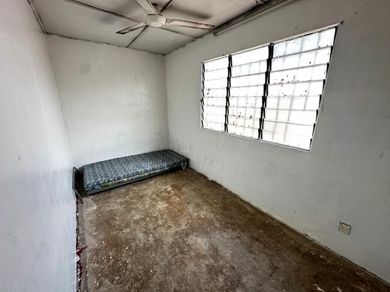 2-storey Terraced House for Sale in Bandar Bukit Beruntung (Bukit Beruntung) - Kelvin . - Bedroom - PropertyGuru.com.my