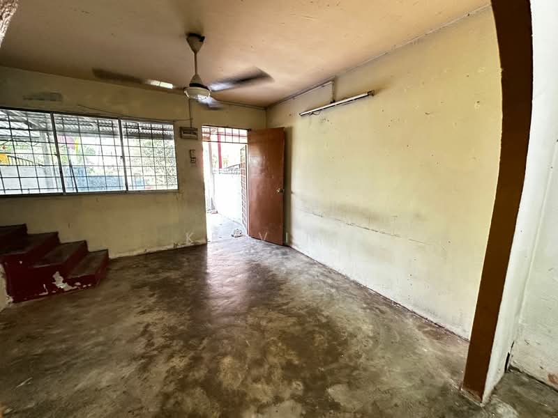 2-storey Terraced House for Sale in Bandar Bukit Beruntung (Bukit Beruntung) - Kelvin . - Interior - PropertyGuru.com.my