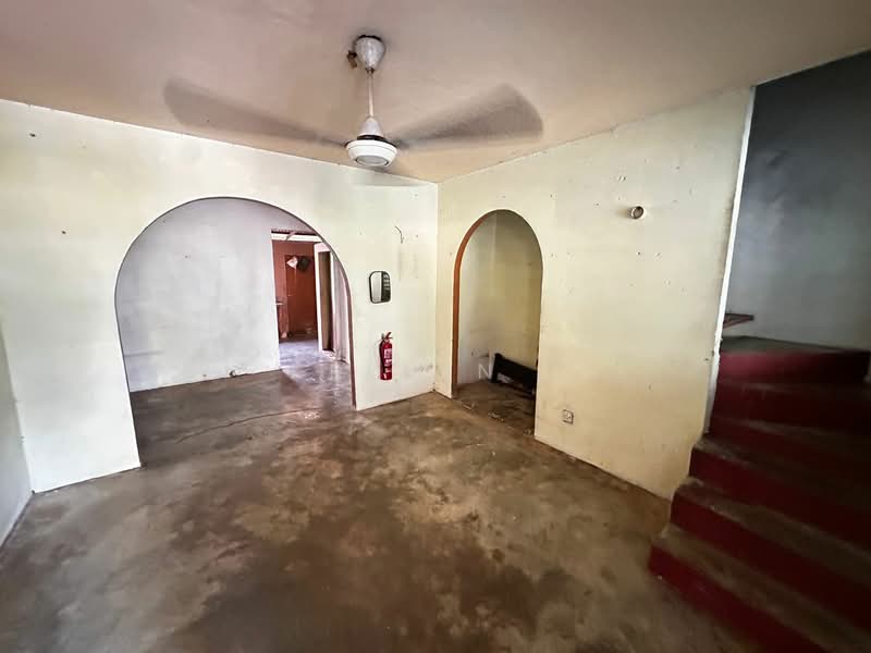 2-storey Terraced House for Sale in Bandar Bukit Beruntung (Bukit Beruntung) - Kelvin . - Living Room - PropertyGuru.com.my