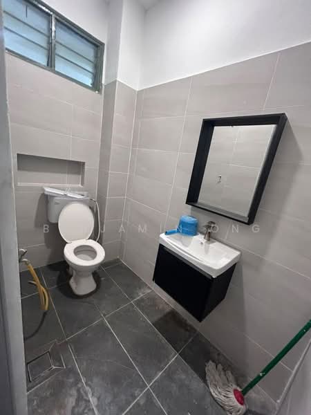 Rumah Teres 2-Tingkat untuk Dijual di Taman Perling (Perling) - Benjamin Ong - Bathroom - PropertyGuru.com.my