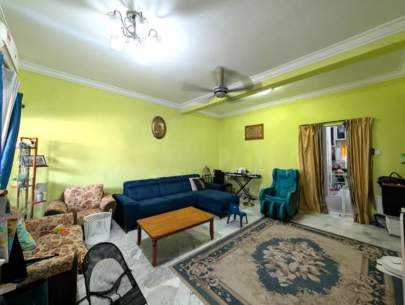 2-storey Terraced House for Sale in Usj 14 (Subang Jaya) - Ishak Ramli - Living Room - PropertyGuru.com.my