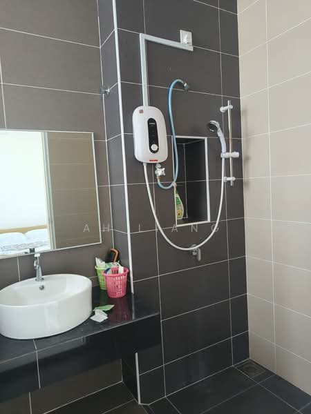 Terraced House for Rent in Kangkar Pulai (Skudai) - Ah Liang - Bathroom - PropertyGuru.com.my
