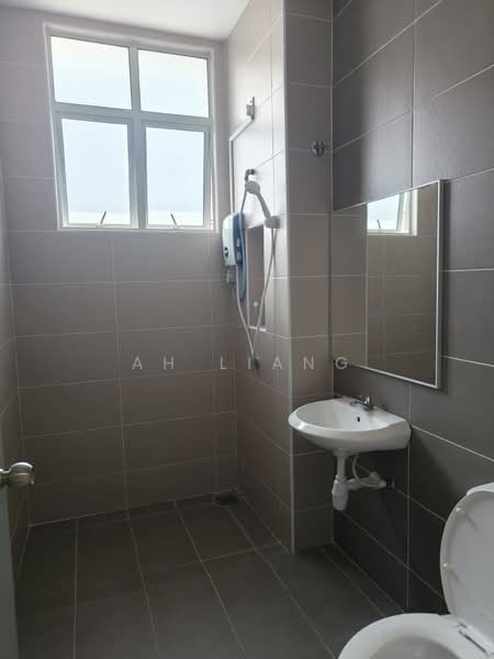 Terraced House for Rent in Kangkar Pulai (Skudai) - Ah Liang - Bathroom - PropertyGuru.com.my
