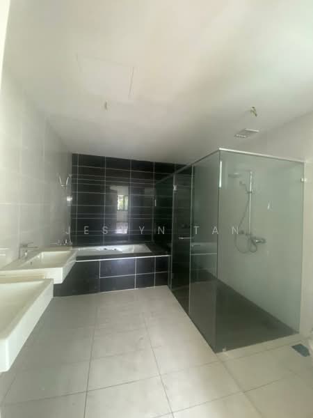 Rumah Berkembar untuk Dijual di 16 Sierra (Puchong) - Jeslyn Tan - Bathroom - PropertyGuru.com.my