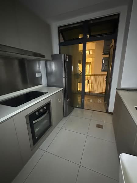 Kediaman Servis untuk Disewa di Crescent Bay Suites (Teluk Bayu) - Fanny Tan - Kitchen - PropertyGuru.com.my