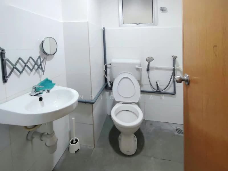 Kondominium untuk Dijual di Warisan City View - Candice Tan - Bathroom - PropertyGuru.com.my