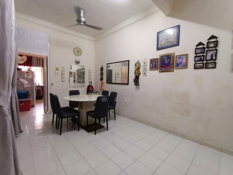 Rumah Teres 2-Tingkat untuk Dijual di Taman Paya Keladi (Kepala Batas) - Aswad . - Dining Room - PropertyGuru.com.my