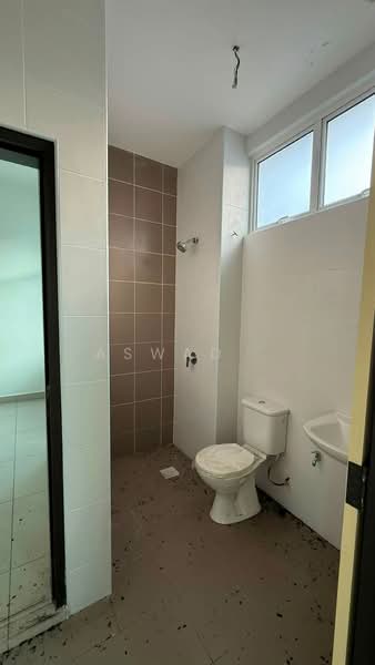 2-storey Terraced House for Sale in Taman Serai Wangi (Padang Serai) - Aswad . - Bathroom - PropertyGuru.com.my