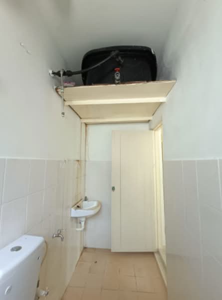 Flat for Sale at Sri Intan - Matt Kek - Bathroom - PropertyGuru.com.my